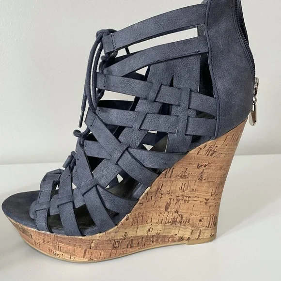 Guess wedge - Picture 3 of 5